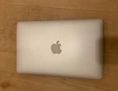 MacBook Air 11-inch, Early 2015  マックブックのサムネイル