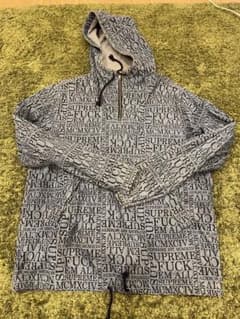 supremeパーカーのサムネイル