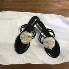 CHANEL  カメリアサンダル♡のサムネイル