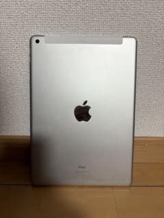 Apple iPad 32GB 第7世代　美品　箱無し シルバー 9.7インチのサムネイル