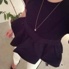 NINE  ナイン 美品 ペプラムトップスのサムネイル