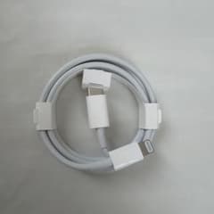 Apple USB-C to Lightning ケーブルのサムネイル