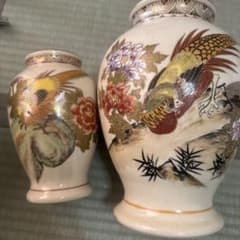 色鮮やかな鳥と花の陶器花瓶のサムネイル