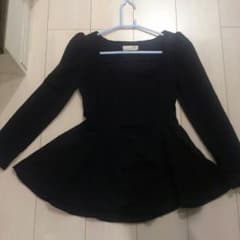 ぺプラムのトップスのサムネイル