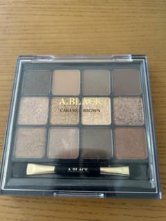 アイシャドウパレットのサムネイル