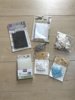 グルースティック3種、ビーズ、貝殻の飾りなど手芸・工作素材詰め合わせのサムネイル