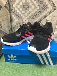25.0cm⭐︎adidas スニーカー　軽量/ユニセックスのサムネイル