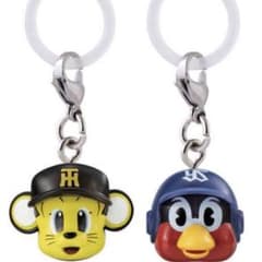 トラッキー つば九郎 ガシャポン キーホルダー 2種セットのサムネイル