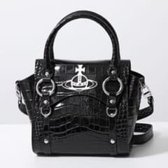 Vivienne Westwood BETTY ロゴ レザー 光沢 ハンドバッグ - メルカリ