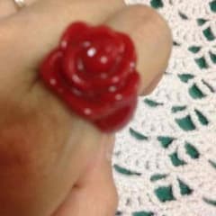 真っ赤な薔薇のリングのサムネイル