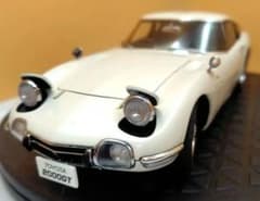 オートアート　1/18 TOYOTA 2000GT ホワイトのサムネイル