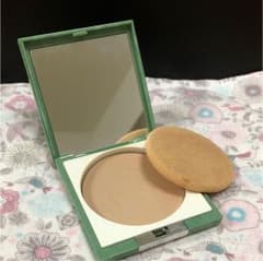 クリニーク プレストパウダーのサムネイル