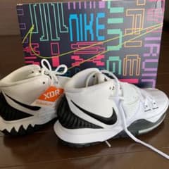 NIKE  バスケットシューズ　カイリー23.5のサムネイル