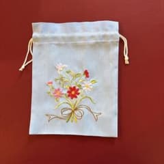 ベトナム　花柄刺繍 巾着袋 ライトブルーのサムネイル