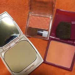化粧品3セットのサムネイル