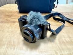 【超美品】SONY デジタル一眼カメラα  ZV-E10本体 + 純正レンズ2本のサムネイル