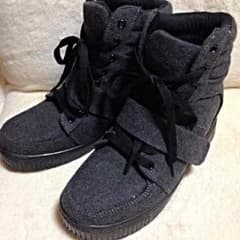 厚底スニーカーのサムネイル