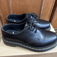 Dr.Martens 3ホールのサムネイル