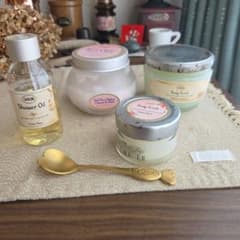 SABON シャワーオイル ボディスクラブ フェイスポリッシャー セットのサムネイル