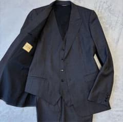 美品 50✨DOLCE&GABBANA 3ピース スーツ XL セットアップ 美品 50✨DOLCE&GABBANA 3ピース スーツ XL セットアップ - メルカリ