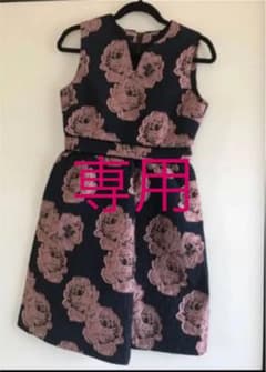 花柄ワンピースのサムネイル