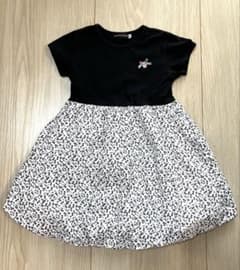 BeBe べべ　ワンピース　ブラック　ホワイト　小花柄　120cmのサムネイル
