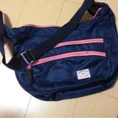 BEAMSのショルダーバックのサムネイル