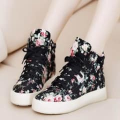 【新品】花柄スニーカーのサムネイル