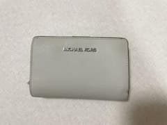 MICHAEL KORS 二つ折り財布のサムネイル