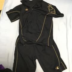 セットアップとシャツ1枚のサムネイル