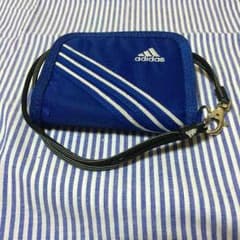 adidas二つ折り財布のサムネイル