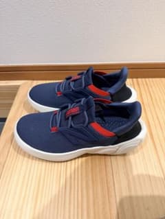 ニューバランス　スニーカーのサムネイル