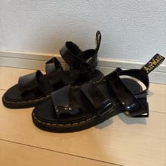 Dr.Martens GRYPHON サンダル エナメル ブラックのサムネイル