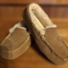 UGG モカシン シープスキン ベージュ - メルカリ