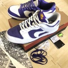 W NIKE DUNK LOW SE MADE YOU LOOK ダンクローのサムネイル