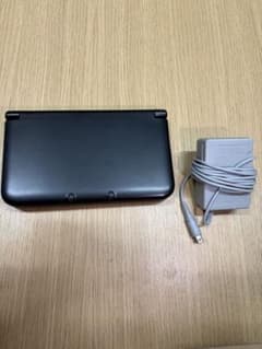 Nintendo 3DS LL 本体 ブラック 充電器付きのサムネイル