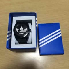 adidas 腕時計のサムネイル