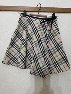 お値下げしました☆Burberry ☆チェック柄スカート 140Aのサムネイル