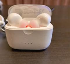 ワイヤレスイヤホン　白　Soundcoreのサムネイル