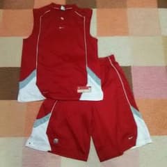 週末値下げ【NIKE】ナイキ バスケ ウェア上下セット 赤色 上Ｓ／下Ｍサイズのサムネイル