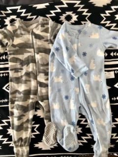 ⭐️UNIQLO⭐️足つきフリースロンパース⭐️80cmセット　ユニクロのサムネイル