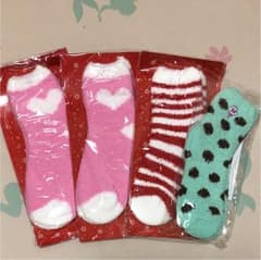 【新品未使用】もこもこソックス4点セットのサムネイル