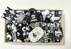 ハンドメイド 白黒メッセージチャーム詰め合わせ アクセサリーパーツ約300mlのサムネイル