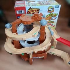 トミカ　スリリングマウンテン　動作確認済み　箱付き　付属品一部なしのサムネイル