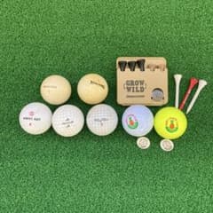 ゴルフボールとティーセットのサムネイル