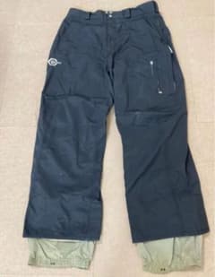 【29日正午までの出品】BURTON ウェア　パンツのサムネイル