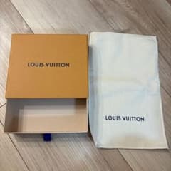 LOUIS VUITTON ギフト箱と布袋のサムネイル