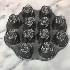 ノルディックウェアー 薔薇型のサムネイル
