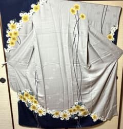 正絹 グレーx濃紺 花柄 振袖 身丈157 - メルカリ