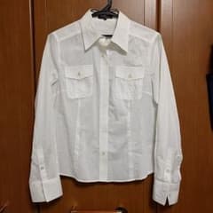 値下げします☆23区　白シャツのサムネイル